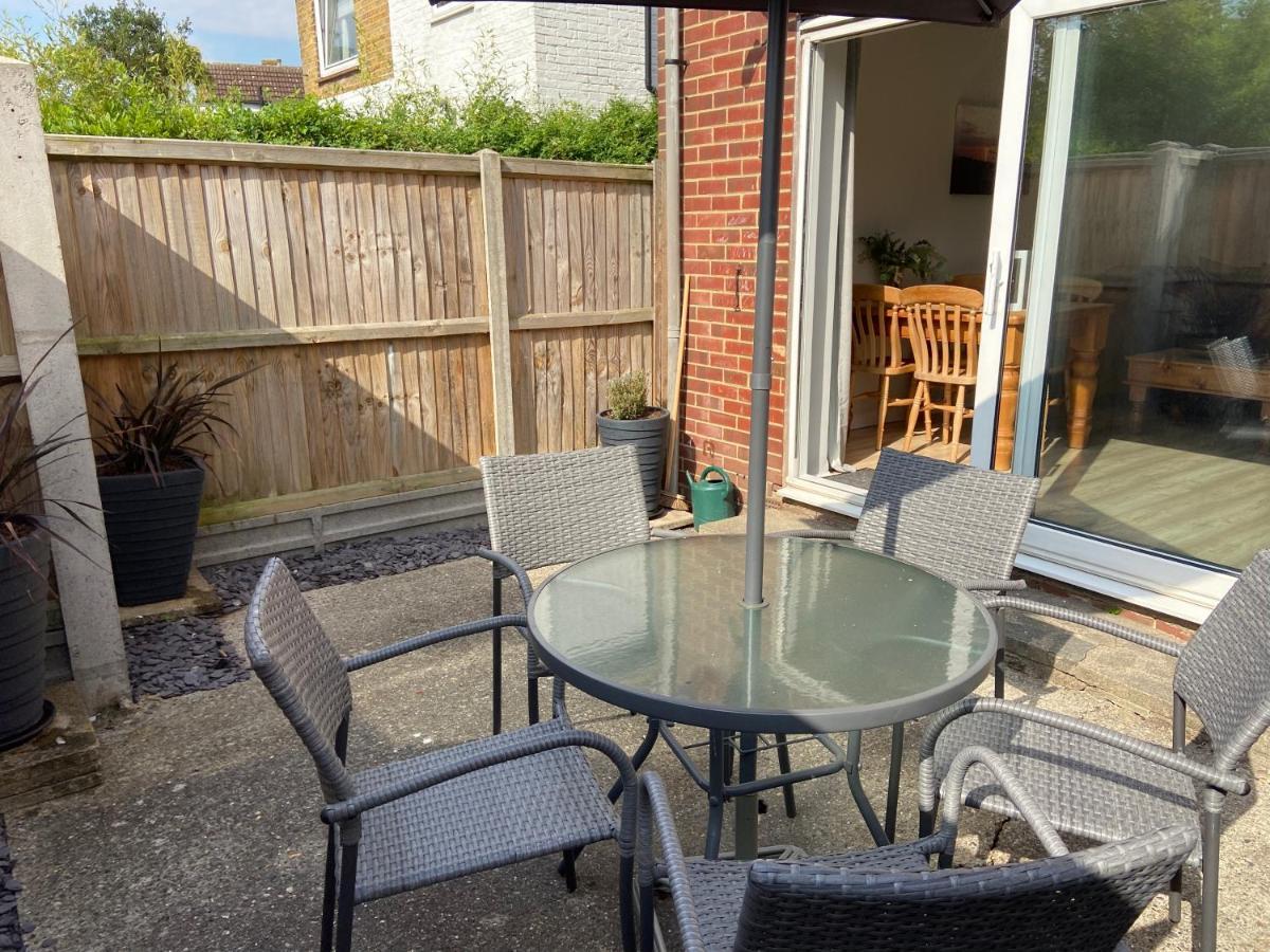 The Seagull, With Driveway And Patio Garden Villa Whitstable Kültér fotó